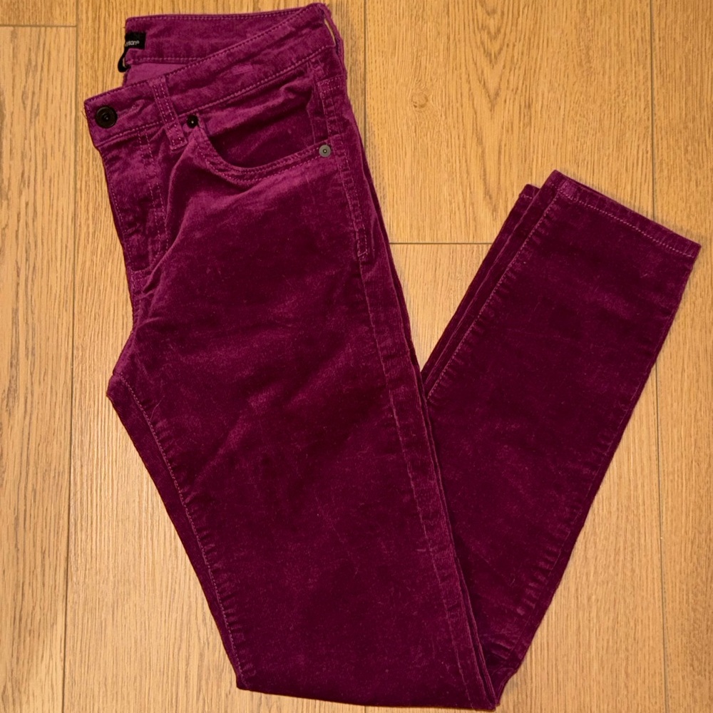 Women's Straight Leg Pants in Burgundy